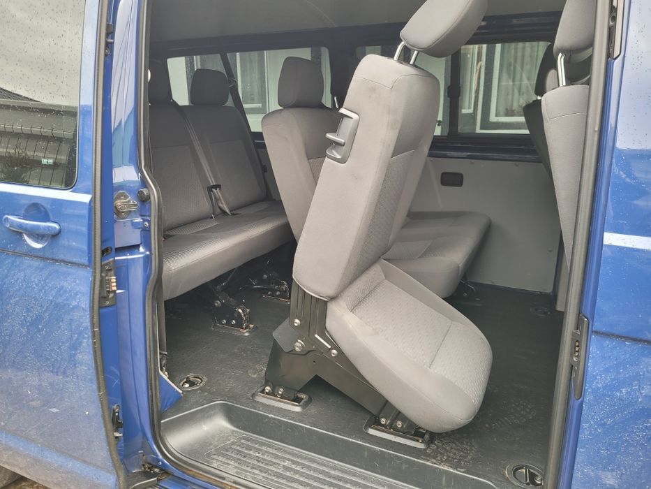 Inchiriere microbuz  8+1