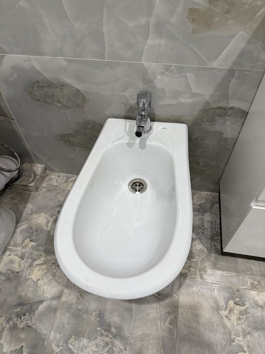 Продается унитаз, раковина