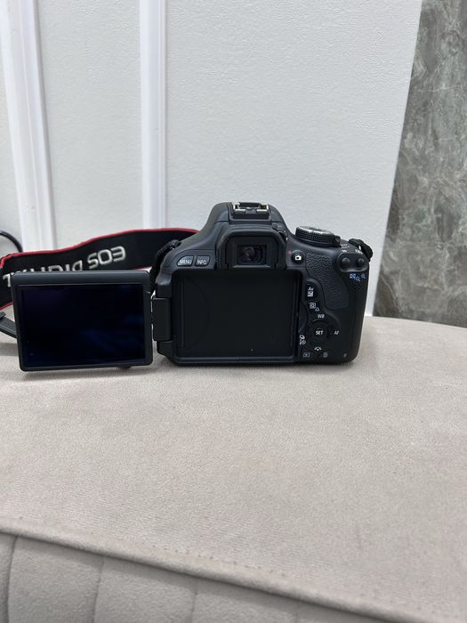 Фотокамера Canon eos 600D