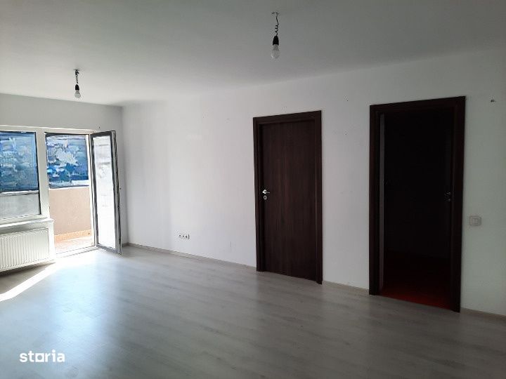 Spatiu comercial 52,17mp, 2 incaperi, parcare, intrare din strada, Ter