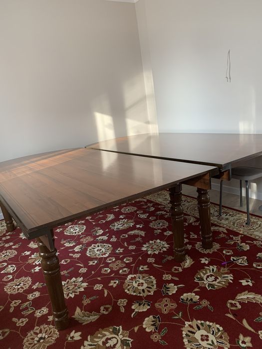 Продам два гостевых стола