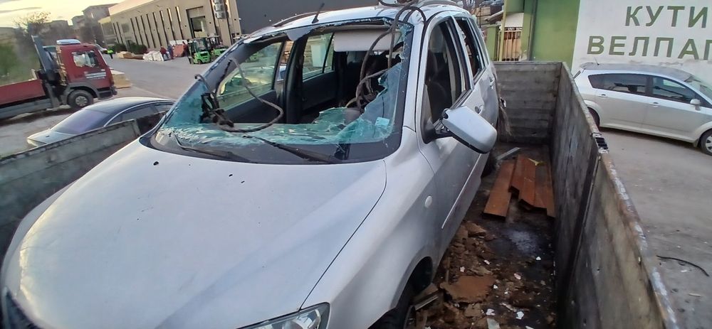 Mazda 2   1.4i  2004