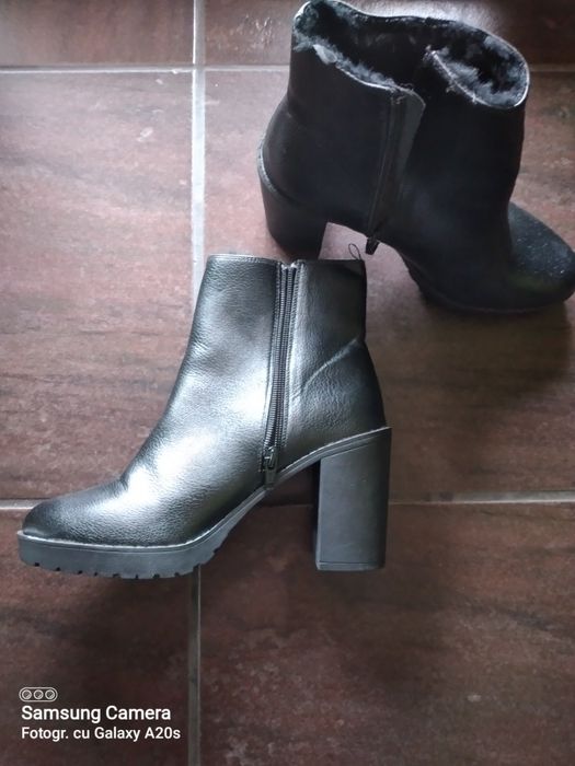 Vând ghete îmblănite