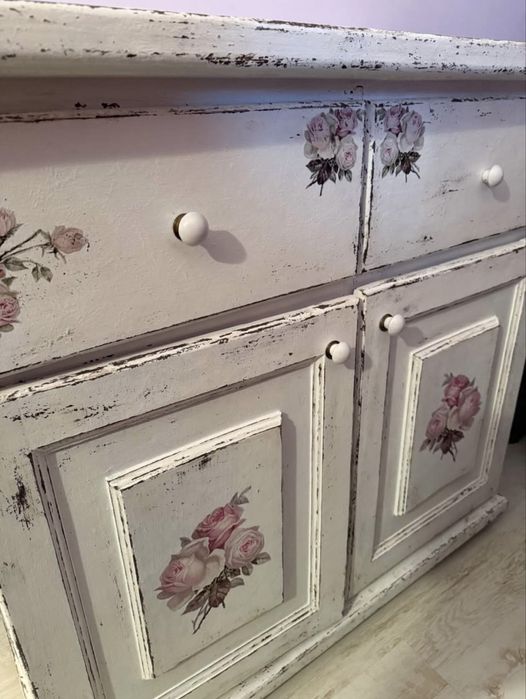 Mobila de lemn masiv reconditionat shabby chic