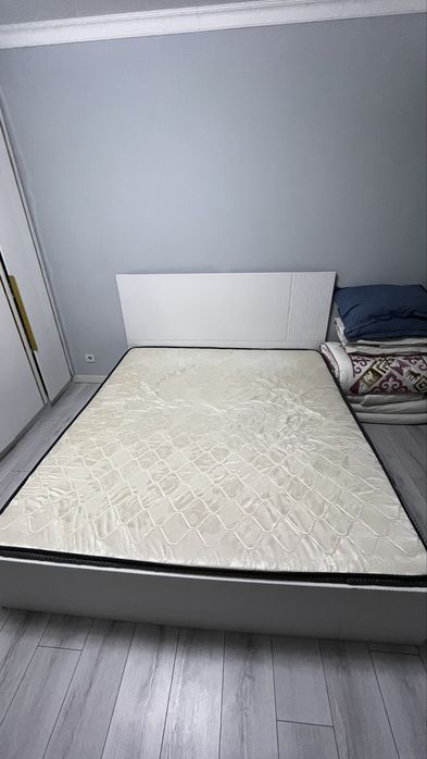 Продам кровать 2*180