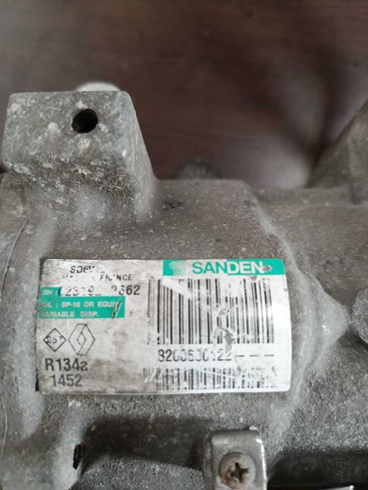 Compresor AC Renault Clio 3  8200365787  R134a