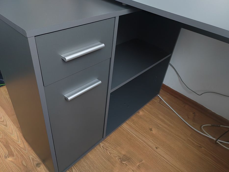 Birou (de colt) reversibil, Íróasztal