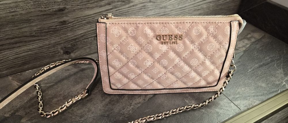Нова чанта GUESS