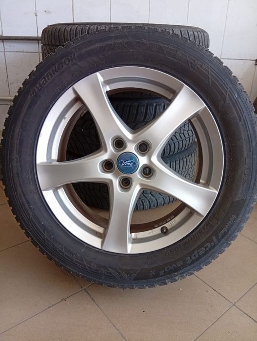 Ford kuga tinanium
