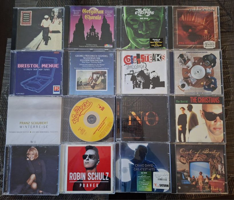 Продавам оригинални музикални дискове