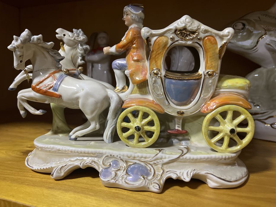 Продам статуэтку карета Германия