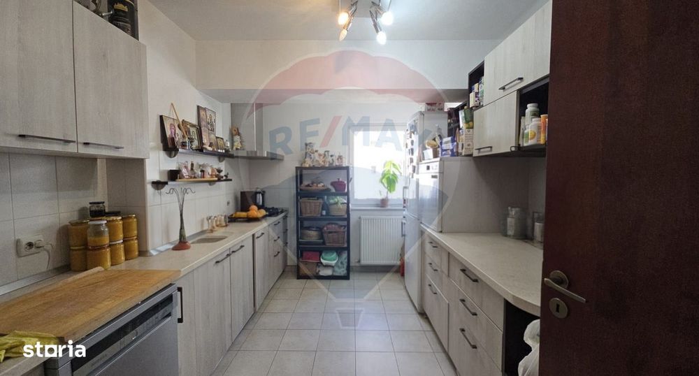 De Vanzare apartament 3 camere Confor City