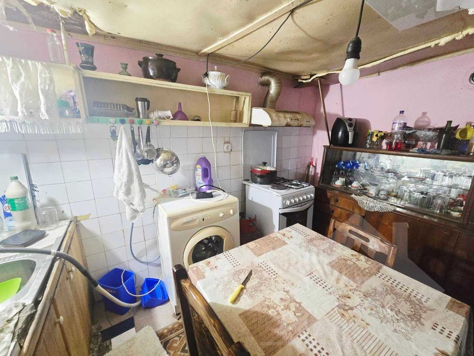 Къща с голям двор в с.Раковски, общ.Каварна
