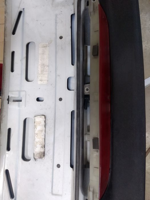 Спойлер на BMW X5 белый