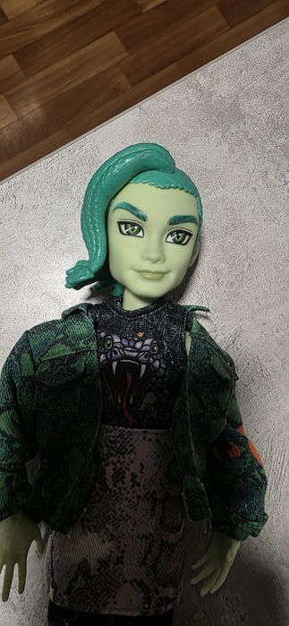Кукла монстер хай продам