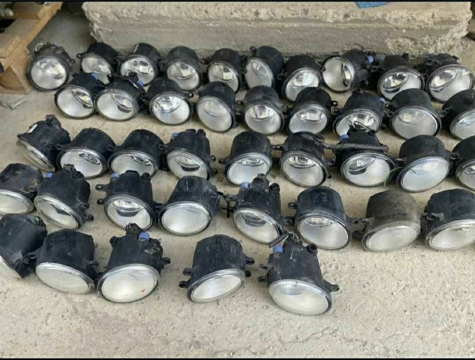 Противотуманки на Тойота Камри Каролла Аурис