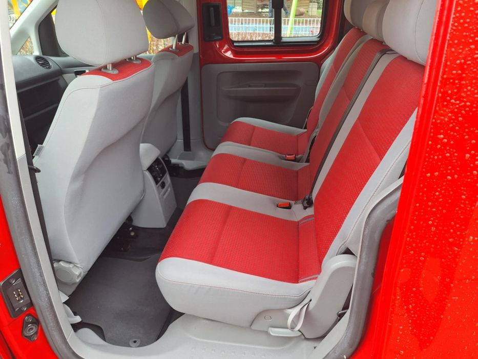 Фолксваген Кади 1,4 бензин 2009 год