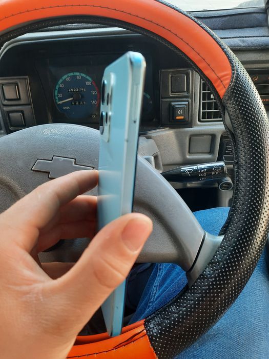 Telfon ishlatishga zor xolatda