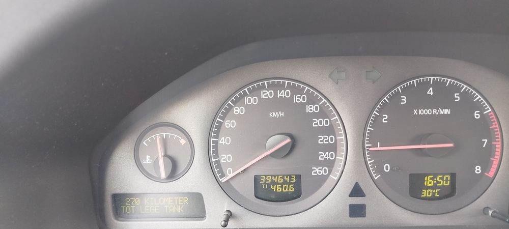 Volvo s 60 2,4 140 кс бензин/газ с зимни и летни гуми