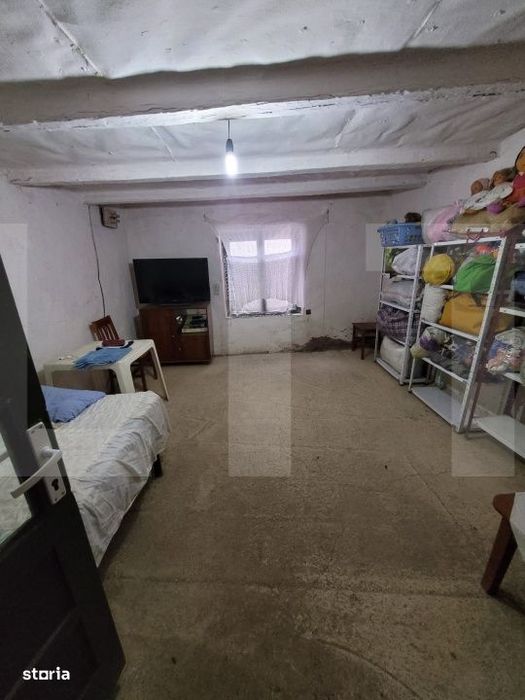 Casa de vanzare, 40 mp, teren 480mp, zona Plopi