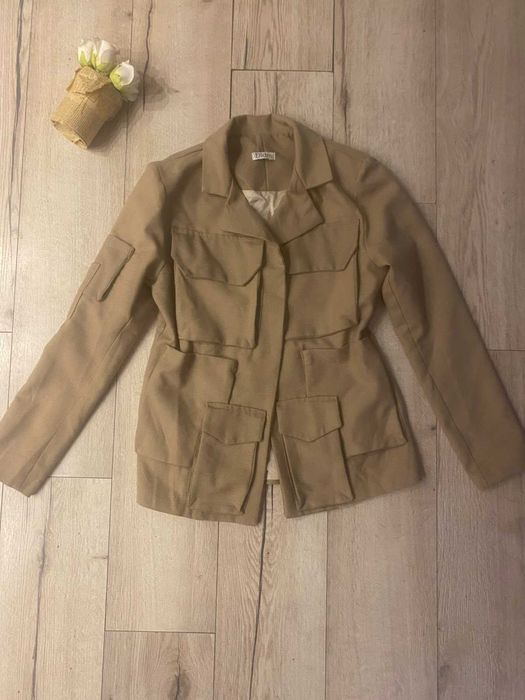 Продавам дамски сака, якетета елеци