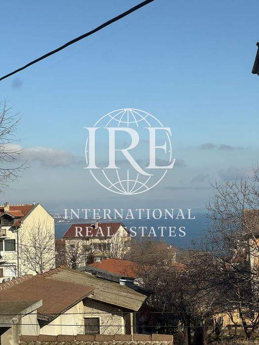 Продава се Тристаен апартамент в Варна, Галата - 100 кв.м за 1122 €/кв.м - Снимка #2