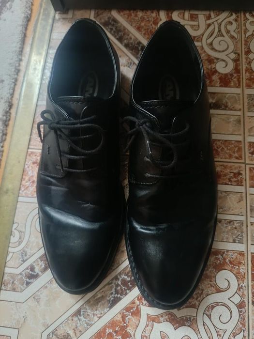 Чисто нови официални обувки 43 номер