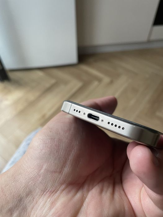 iPhone 15 pro 256гб