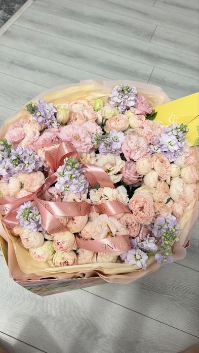 Цветы свежие только привезли продаю