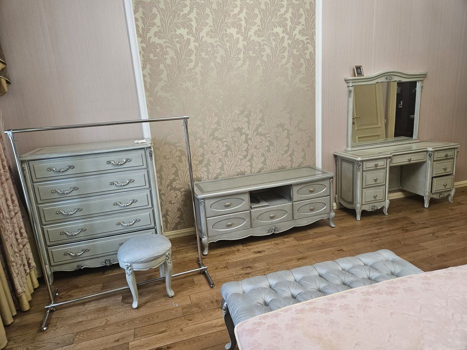 Спальный гарнитур