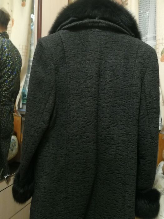 Продам полу пальто