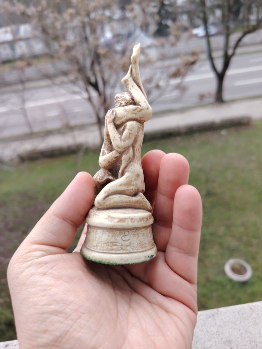 Figurina erotica senzațională