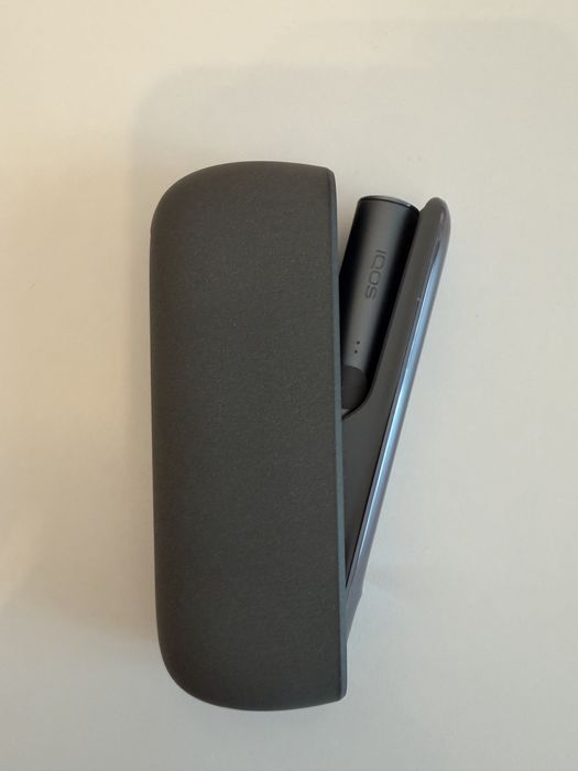 Iqos Iluma negru