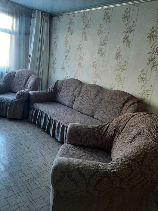 Мягкий мебель:Диван + 2кресло , вместе с чехлом.
