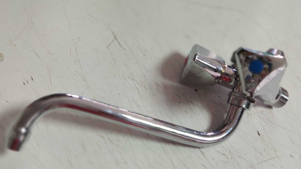 Юнга батерия, тапи за вана,  баня