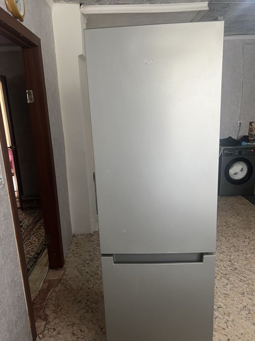 Холодильник indesit матор менять надо