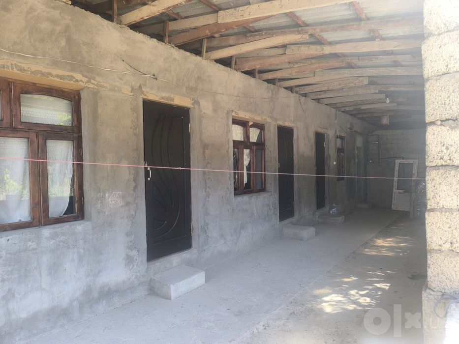 Срочно сдается дом 3 комнаты,4 сотки. 2км от Бек барака.