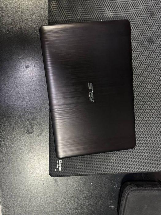 Ноутбук новый Asus