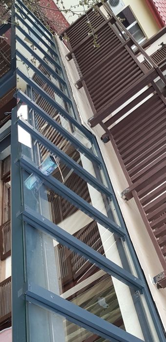 Wintergarten pergole terase cu acoperiș de sticlă și peretii glisanții