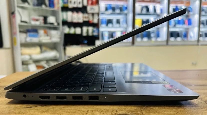 Продам ноутбок lenovo