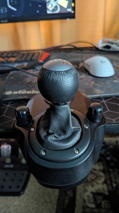 Logitech G29 + Schimbător Viteze Inclus | PC / PS4 / PS5 | Stare Foarte Bună