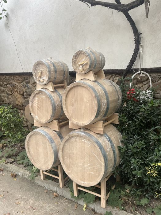 Дъбови бурета и бъчви