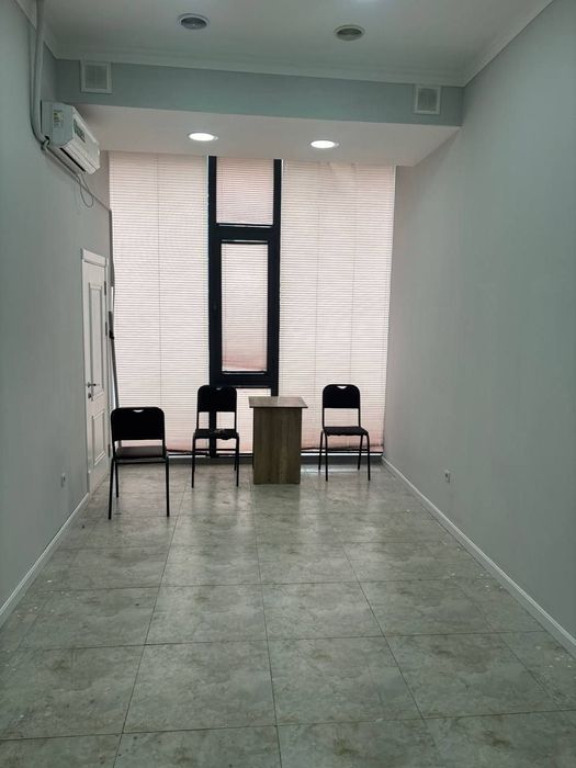 Шахристанский Метро. Сдается офис .20м2.350 у.е .с доступом 24/7.