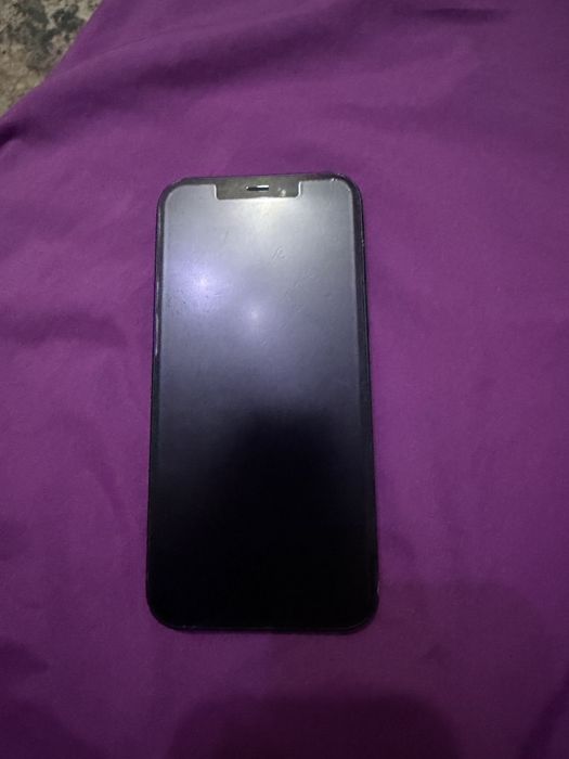 Продам Iphone 12