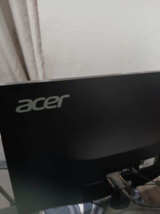 Monitor Acer diagonala 60 in stare foarte buna