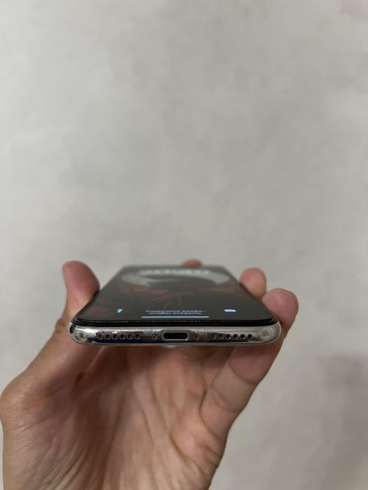 Продам iPhone X на 64GB
