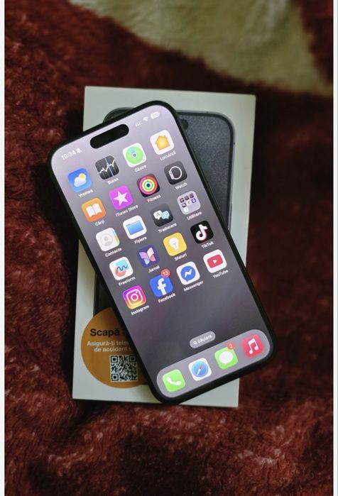 V/S Iphone 15 pro max blue