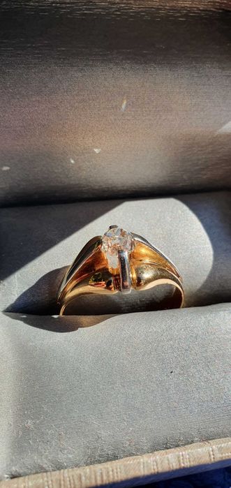 Продавам златен пръстен