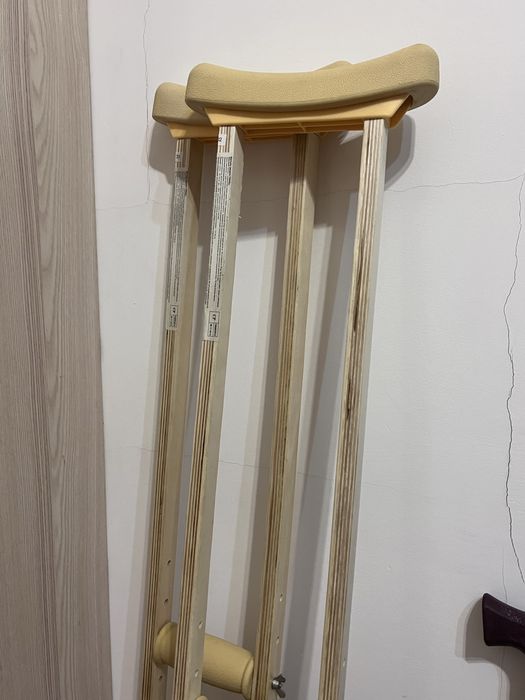 Костыли и палочка