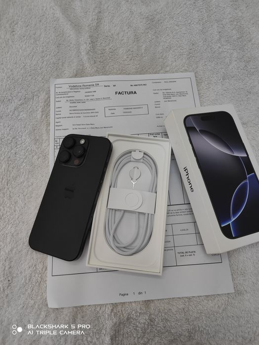 Vând iPhone 16 Pro 128GB Black Titanium  10/10 100%